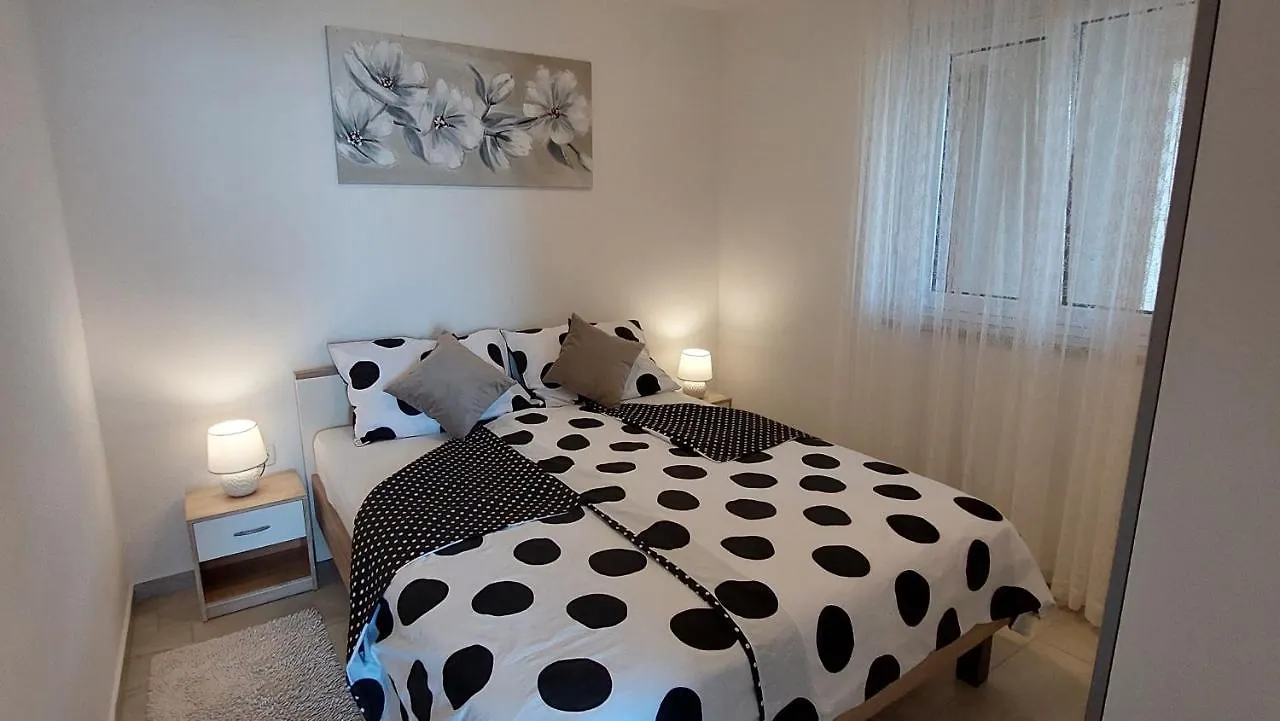 Apartments Sara Lovran Croatia