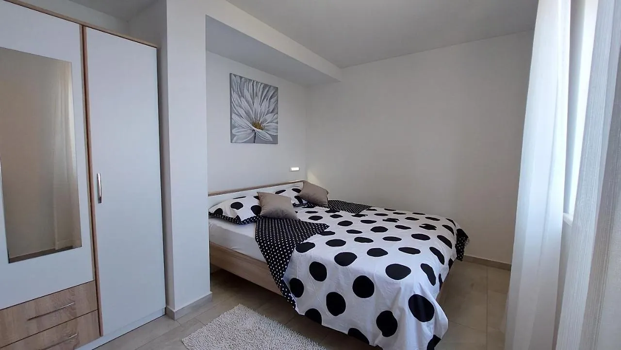 Apartments Sara Lovran Croatia