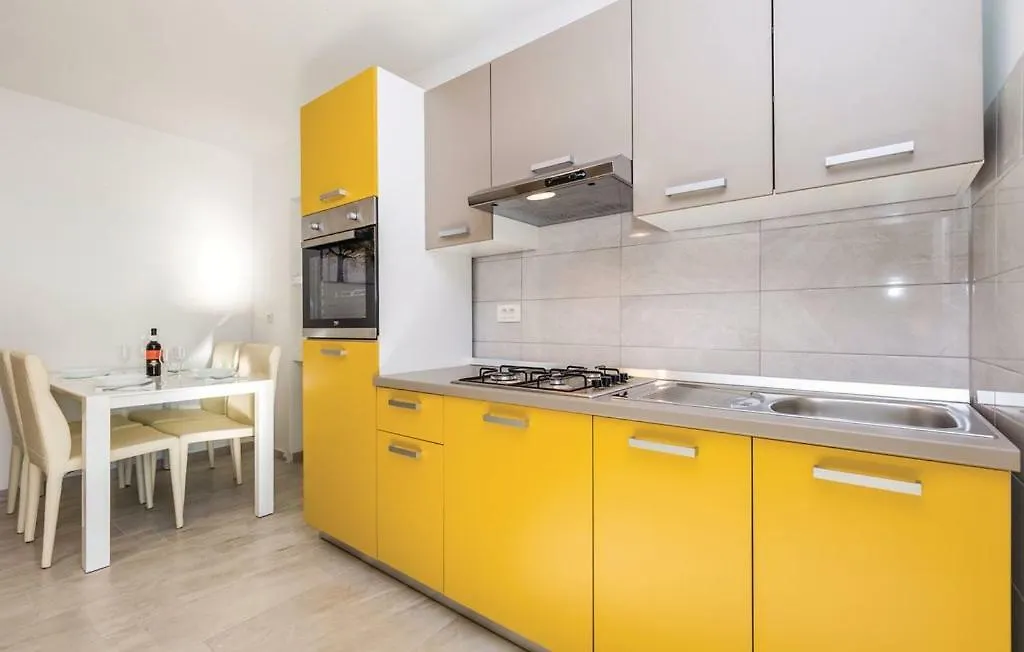 Apartments Sara Lovran 0*,  Croatia